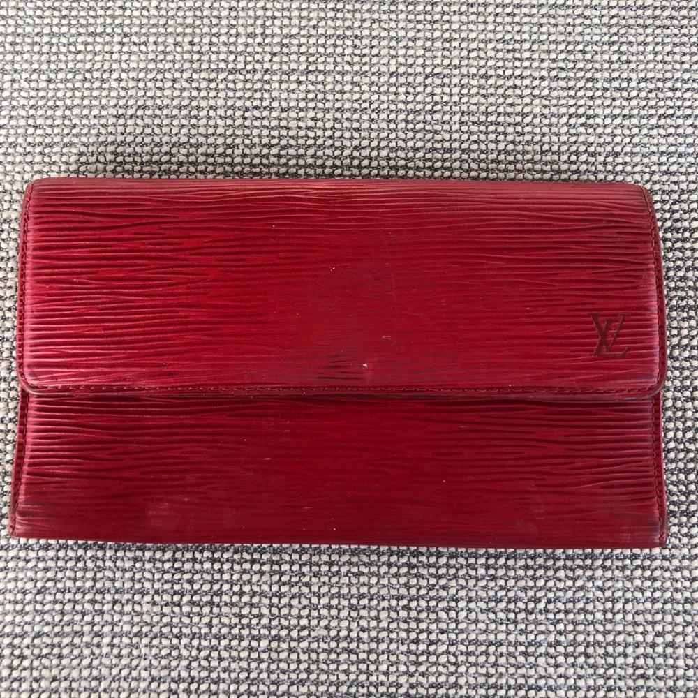 VINTAGE Louis Vuitton red ribbed Wallet